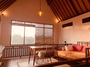 Slice of Paradise - Beautiful Villa in Rice Fields