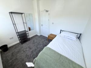 6 Bedroom House for up to 10 People