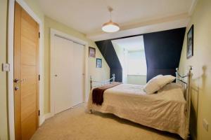 Wonderful Worthing Beach Walk Flat