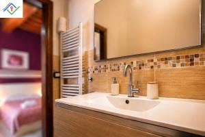Casa a Firenze - 7 Ospiti, 3 Camere, 2 Bagni, Cucina, Soggiorno, WiFi Free, Parcheggi Free
