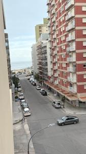 Departamento al frente, zona la perla con cochera