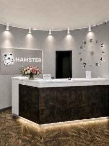 HAMSTER APART