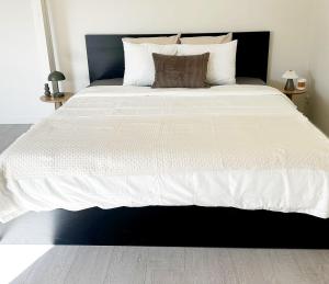 Ghent Center 2 Rooms, with shared Kitchen & Free Wi-Fi