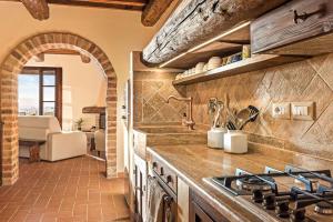 House With Lakeview Between Tuscany And Umbria