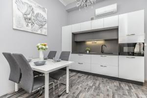 Sweet Home in Historic Mala Strana next to Prague!
