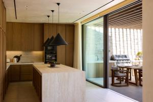 Valerozo Villas - Exclusive Beachside Experience
