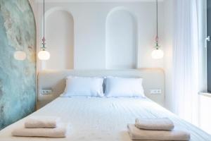 Golden Apartments Beachfront and Swimming Pool