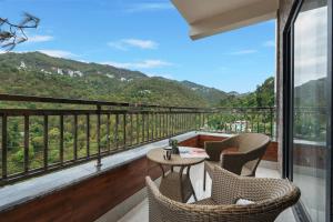 ELIVAAS Panchvati Veloraa Pet-Friendly 6-BHK Apartment with Panoramic Views & Outdoor Seating