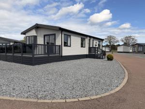 Hot Tub Lodge, Victory Liberte 104