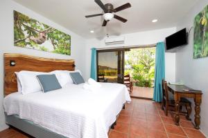 On the beach! Casa Marlin, Potrero, Costa Rica