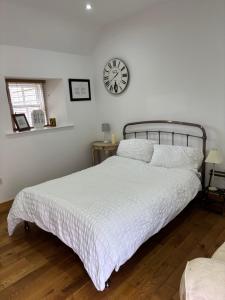 En suite room with separate living room
