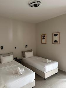 Mellow Paros