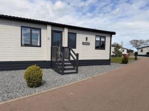 Hot Tub Lodge, Victory Liberte 104