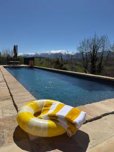 Luxury Villa in Le Marche with heated private pool, panoramic Sibillini views and airco