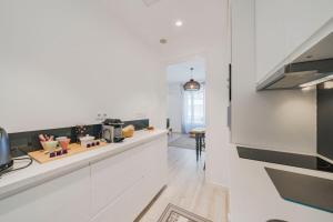 Brand new one bedroom heart of Cannes!!