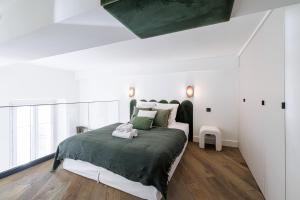 20 QUAI LUNEL - Loft vue Port de Nice - 2 suites mezzanine - Climatise