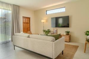 Villa Srithanu Pearl- 3 Bedrooms Families only