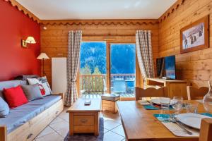 Ours - Vue montagne piscine et Spa