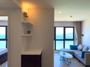 2 Bedroom Ocean View apt on the 33rd Floor