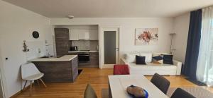 Sunny Lena Premium Family Apartment with Garden, Close to Beach & Pool