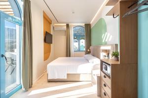 Santorini Luxury Room 1 - Private Terrace with Sea View, Parking and more