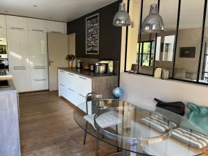Beautiful family villa near Paris 5 bedrooms, 10 people