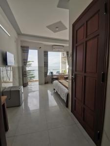 Hotel Vi-vu nhìn ra biển