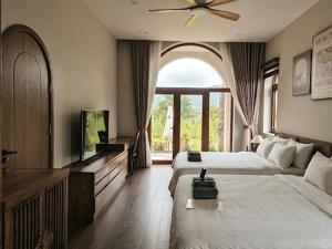 Dear Hill Retreat Villa with Rice Field View