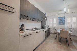 -10min Metro- Jonio Style Apartment