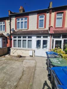 Spacious 4 Bedroom House in Selhurst Park