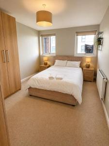 Modern 2BR Flat W balcony & 2 Bathrooms