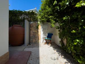 Salemis Garden, free parking IUNS0217