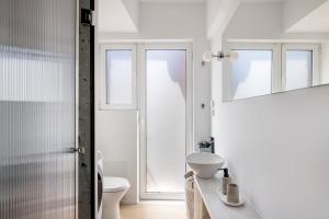 The HostMaster Ivory Light Loft