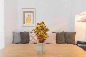 The HostMaster Ivory Light Loft