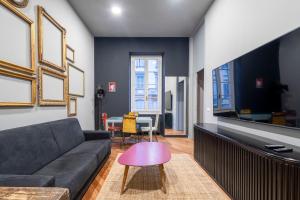 Intrho- Correnti Luxury Apartment