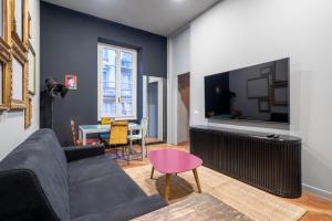 Intrho- Correnti Luxury Apartment