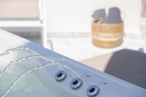 Modernist Spa Suites - Grambella Olive Estate