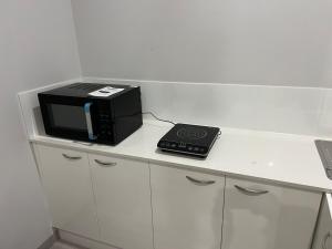 Centrally located studio in North Ryde nr bus stop