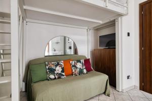 Hostmate - Milan - Volturno - Isola
