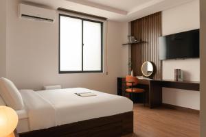 V Living - Downtown Saigon Stay with Free Laundry