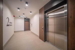 Kierbedzia Beige Elegance, Free Parking