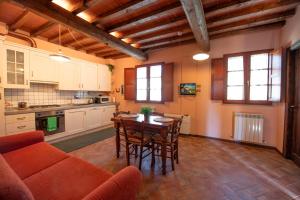 Tuscan Retreat AC, StarlinkWIFI, Pool and Parking