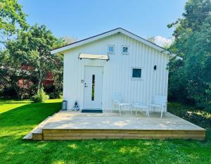 Central, Modern, Cozy Cottage