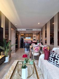 Riviera Oceandrive Oceanfront seaview 1 bed 45sqm