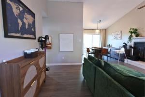 Cozy on Ger-Maine St 1 Mile From Downtown Apex
