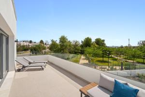 Sunny terrace apartment Acqua Gardens