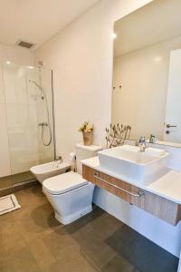 Just 100 meters from Shopping del Sol