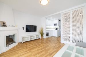 Sea Front Family Apartment