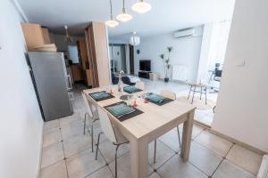 Les Salins - 2 Chambres - Climatisation - Lave Linge - Wifi