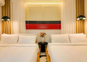 Yeoksam, Gangnam, COEX Starfield, Jamsil 20 minutes, Itaewon 30 minutes, Gangnam Plastic Surgery
